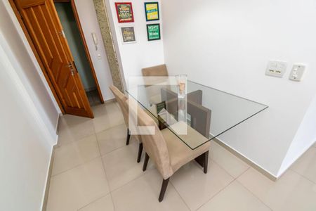 Sala de apartamento para alugar com 2 quartos, 70m² em Olaria, Rio de Janeiro