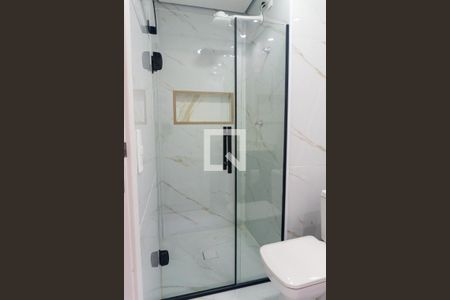 Banheiro da Suíte de apartamento para alugar com 2 quartos, 42m² em Vila Guarani (zona Sul), São Paulo