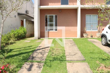 Casa de Condomínio para alugar com 2 quartos, 120m² em Caiapia, Cotia