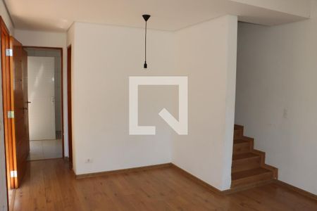 Casa de Condomínio para alugar com 2 quartos, 120m² em Caiapia, Cotia