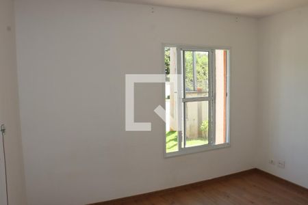 Casa de Condomínio para alugar com 2 quartos, 120m² em Caiapia, Cotia