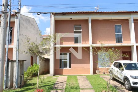Casa de Condomínio para alugar com 2 quartos, 120m² em Caiapia, Cotia