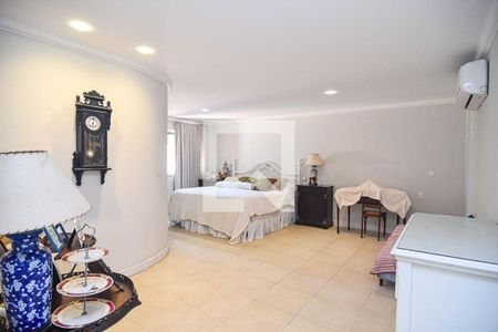 Casa à venda com 7 quartos, 720m² em Itacoatiara, Niterói