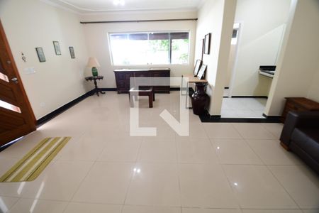 Sala de casa para alugar com 3 quartos, 326m² em Conjunto Habitacional Vila Santana (sousas), Campinas