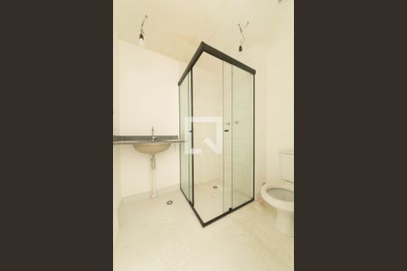 Banheiro de kitnet/studio para alugar com 1 quarto, 24m² em Vila Cordeiro, São Paulo