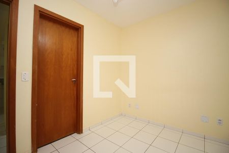 Suíte de apartamento para alugar com 2 quartos, 47m² em Qs 303, Brasília
