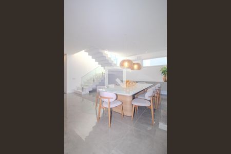 Sala/Cozinha de casa de condomínio para alugar com 4 quartos, 311m² em Vila Nova, Porto Alegre