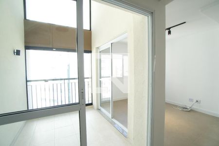 Sala de apartamento para alugar com 2 quartos, 69m² em Cerqueira César, São Paulo
