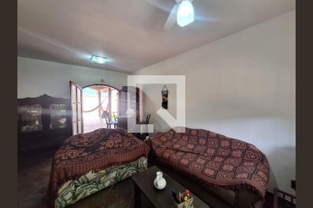 Casa à venda com 3 quartos, 200m² em Itaipu, Niterói