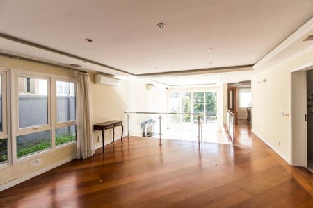 Sala  de casa de condomínio para alugar com 4 quartos, 600m² em Alphaville Residencial Zero, Barueri