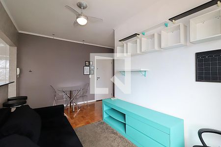 Sala de apartamento para alugar com 1 quarto, 42m² em Vila Ipiranga, Porto Alegre