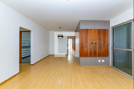 Sala de apartamento para alugar com 3 quartos, 101m² em Belvedere, Belo Horizonte