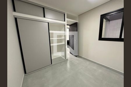 Quarto de casa para alugar com 1 quarto, 40m² em Vila Pouso Alegre, Barueri