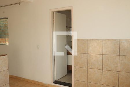 Casa para alugar com 2 quartos, 100m² em Jardim Capao Redondo, Embu das Artes