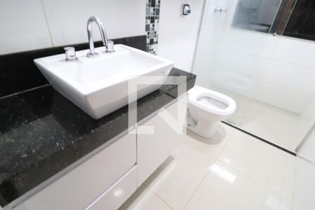 Banheiro Social de casa para alugar com 3 quartos, 165m² em Jardim Inconfidência, Uberlândia