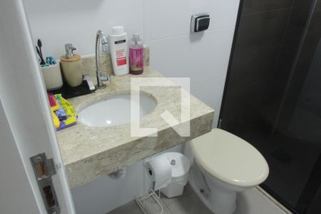 Banheiro de apartamento para alugar com 1 quarto, 38m² em Ponta da Praia, Santos