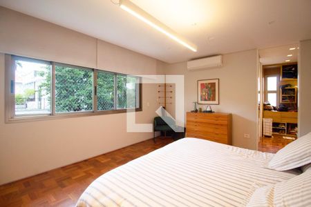 Casa à venda com 3 quartos, 468m² em Alto de Pinheiros, São Paulo