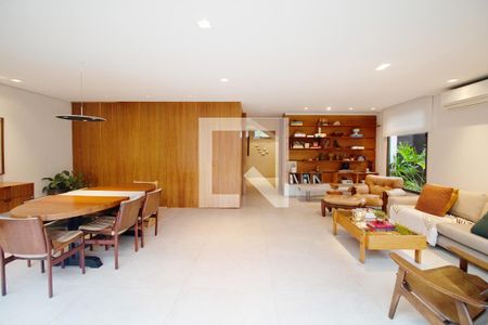 Casa à venda com 3 quartos, 468m² em Alto de Pinheiros, São Paulo