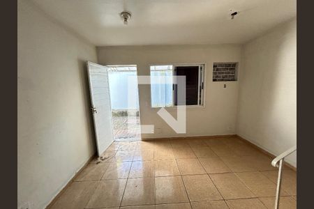 Sala de casa de condomínio para alugar com 2 quartos, 80m² em Praça Seca, Rio de Janeiro