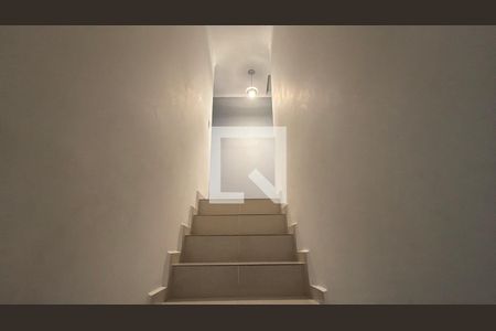 Escada de casa à venda com 3 quartos, 160m² em Vila Prudente, São Paulo