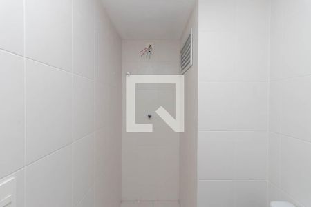 Banheiro de apartamento à venda com 2 quartos, 60m² em Vila Mazzei, São Paulo