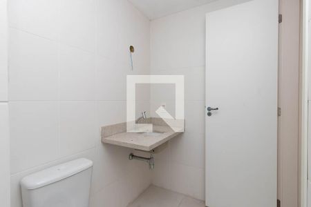 Banheiro de apartamento à venda com 2 quartos, 60m² em Vila Mazzei, São Paulo