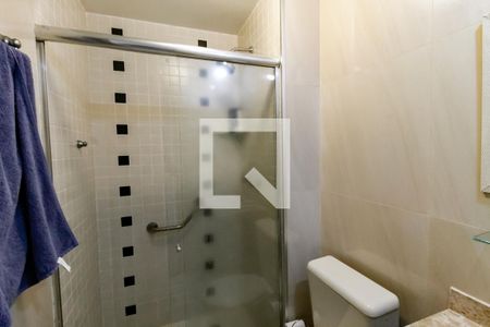 Banheiro Corredor - chuveiro de apartamento para alugar com 3 quartos, 74m² em Jardim Ampliacao, São Paulo