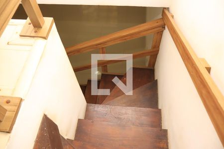 Escada de casa de condomínio para alugar com 2 quartos, 87m² em Stella Maris, Salvador