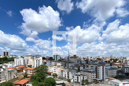 Vista da Sala de apartamento para alugar com 3 quartos, 90m² em Grajaú, Belo Horizonte