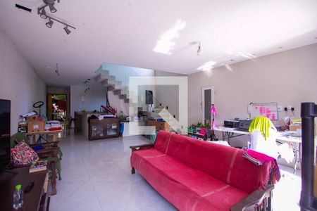 Sala de casa de condomínio para alugar com 3 quartos, 150m² em Arsenal, São Gonçalo