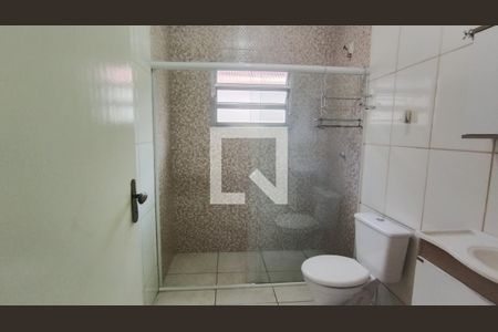 Banheiro da Suíte de casa para alugar com 2 quartos, 172m² em Vila Maria de Maggi, Suzano
