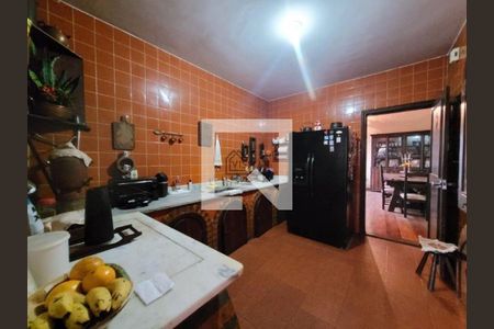 Casa à venda com 4 quartos, 230m² em Santa Lúcia, Belo Horizonte