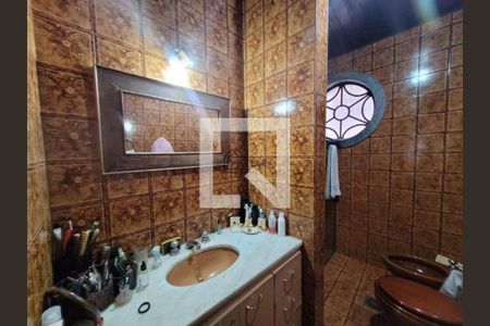 Casa à venda com 4 quartos, 230m² em Santa Lúcia, Belo Horizonte