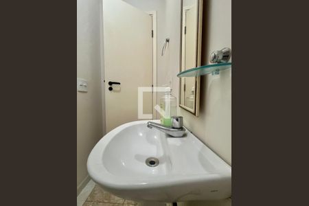 Lavabo de apartamento para alugar com 2 quartos, 121m² em Cambuí, Campinas