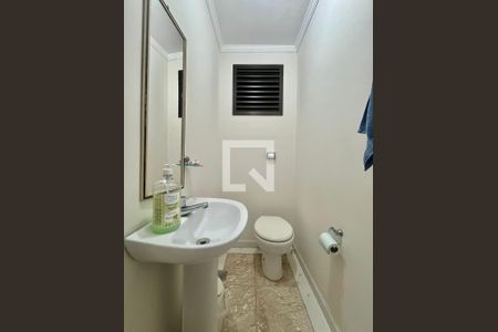 Lavabo de apartamento para alugar com 2 quartos, 121m² em Cambuí, Campinas