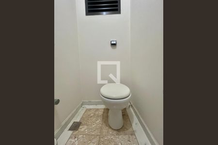 Lavabo de apartamento para alugar com 2 quartos, 121m² em Cambuí, Campinas