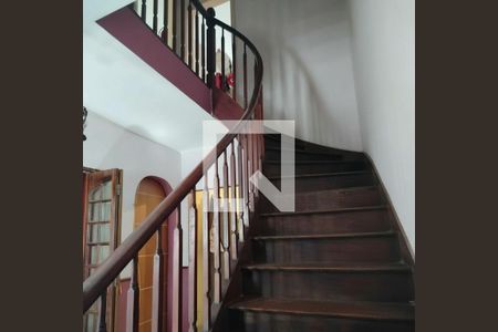 Escada de casa para alugar com 5 quartos, 200m² em Ipiranga, São Paulo