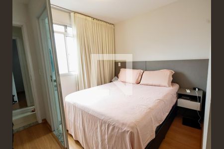 Quarto Suíte de apartamento à venda com 2 quartos, 57m² em João Pinheiro, Belo Horizonte