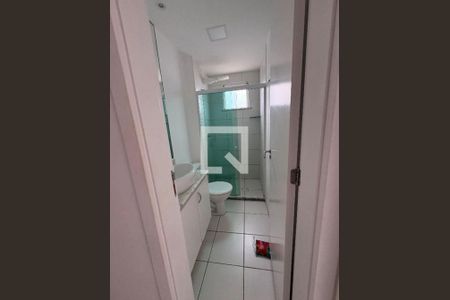 Banheiro de apartamento para alugar com 2 quartos, 54m² em Piatã, Salvador