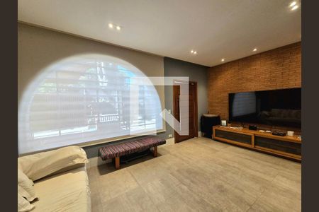 Sala de casa à venda com 3 quartos, 270m² em Moema, São Paulo