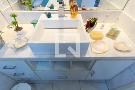 Banheiro da Suíte de apartamento à venda com 2 quartos, 77m² em Vila Nova Conceição, São Paulo