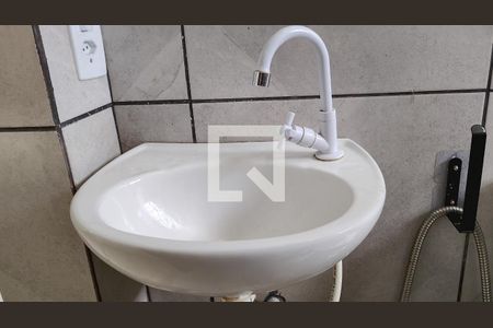 Banheiro  de kitnet/studio para alugar com 1 quarto, 30m² em Jardim São José, Suzano