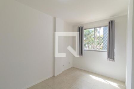 Quarto 2 de apartamento para alugar com 2 quartos, 74m² em Cristo Rei, Curitiba
