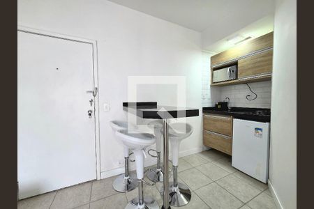 Cozinha de apartamento à venda com 1 quarto, 31m² em Indianópolis, São Paulo