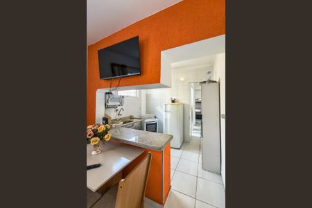 Cozinha  de apartamento para alugar com 1 quarto, 52m² em Guilhermina, Praia Grande