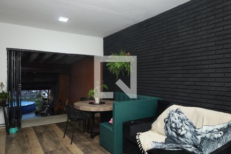 Sala de casa para alugar com 3 quartos, 300m² em Vila Carmosina, São Paulo
