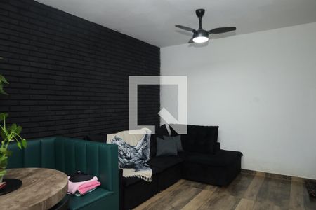 Sala de casa para alugar com 3 quartos, 300m² em Vila Carmosina, São Paulo