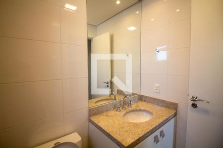 Banheiro de kitnet/studio para alugar com 1 quarto, 43m² em Cidade Monções, São Paulo