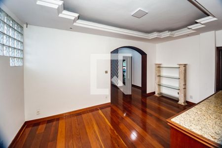 Casa para alugar com 7 quartos, 527m² em Dona Clara, Belo Horizonte