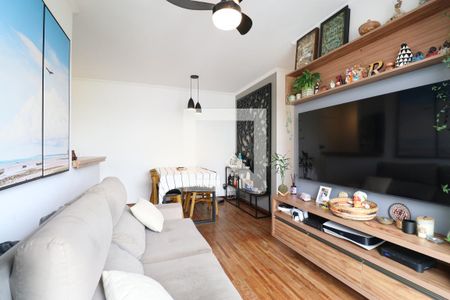 Sala de apartamento para alugar com 2 quartos, 51m² em Vila Anastácio, São Paulo